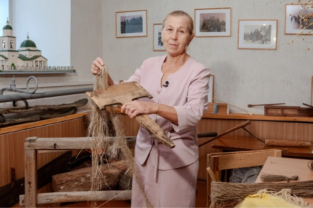 По своему локтю. В Староуткинске вновь сколочена барка сплавщиков