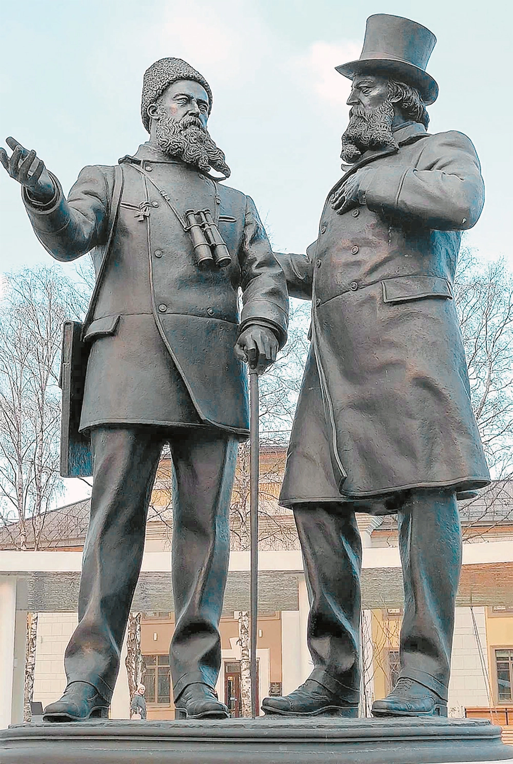 Памятник братьям Верещагиным в&nbsp;Череповце (Вологодская область).