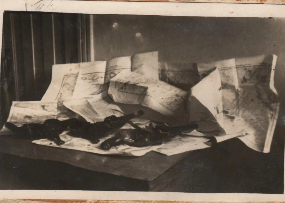 У диверсионных групп изымали карты и оружие.