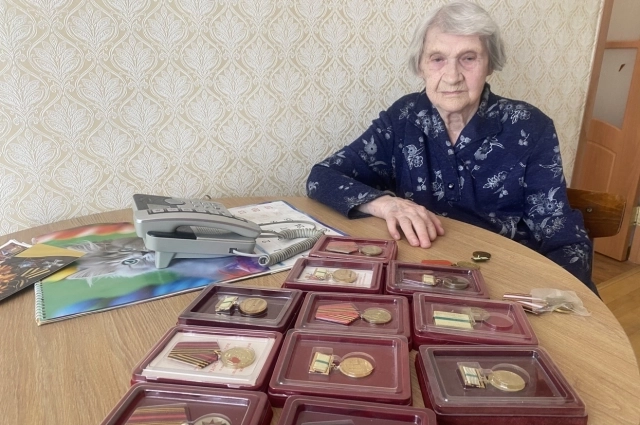 86-летняя Дина Петровна живёт одна и всю работу по дому делает сама. 