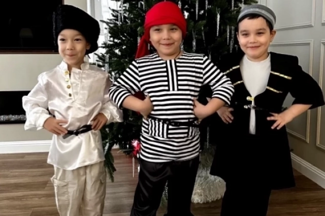 Лев, Маркел и Филипп пошли в первый класс.