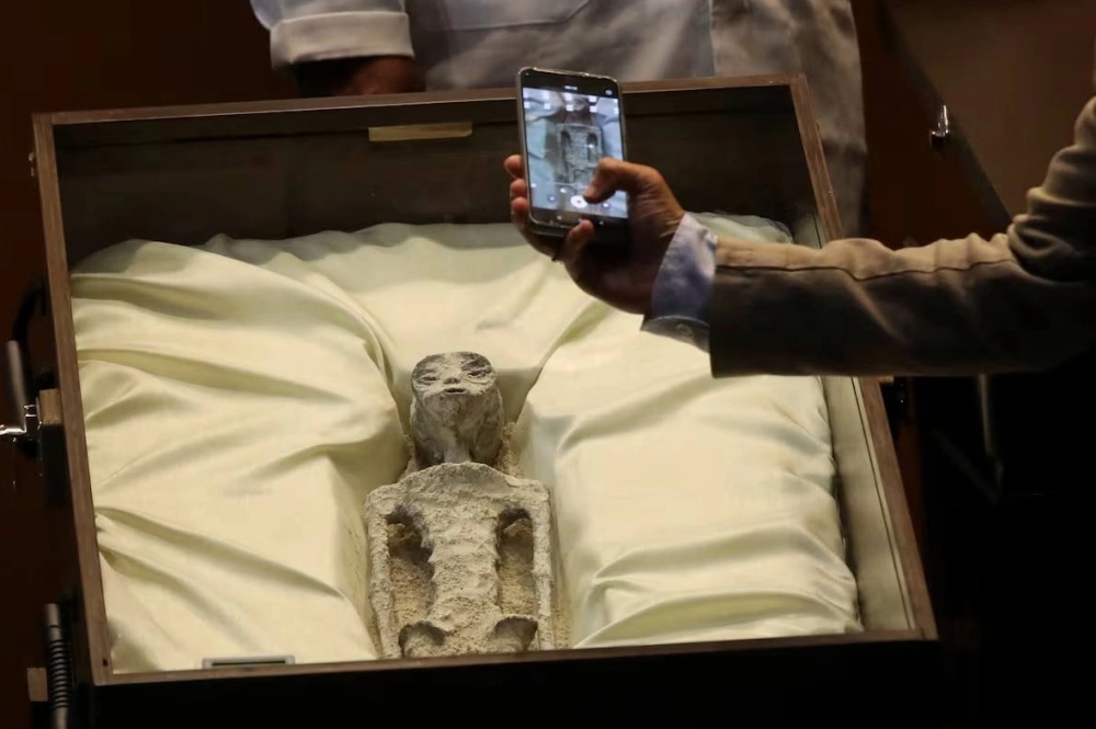 «Тела инопланетян», которые показал уфолог Хайме Мауссан