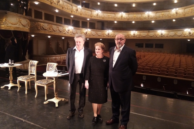 Пресс-конференция проходила на сцене театра «Урал Опера Балет».  