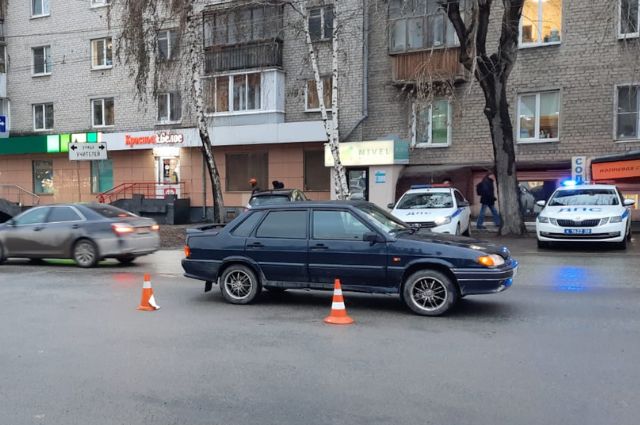 В Екатеринбурге 13-летний ребенок попал под машину у «Парк Хауса»