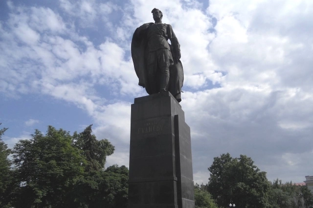 Памятник в Харькове.