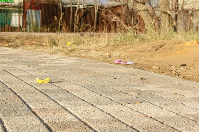 Мусор в сквере МЖК