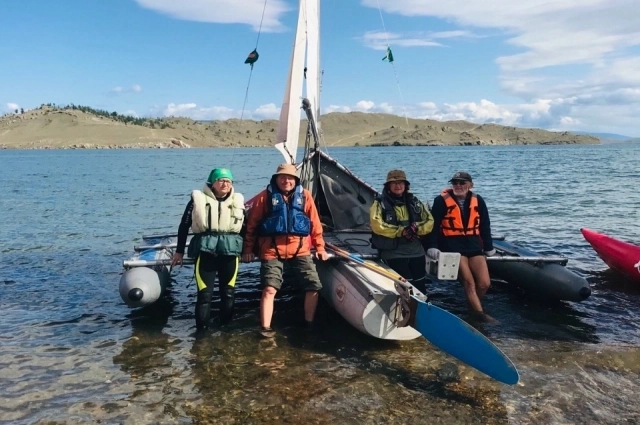 Почти на всех фото путешественника - лодки.