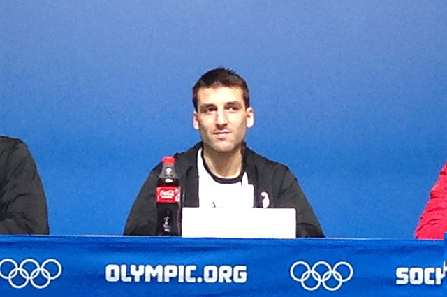 Защитник сборной Канады по хоккею Патрис Бержерон на пресс-конференции