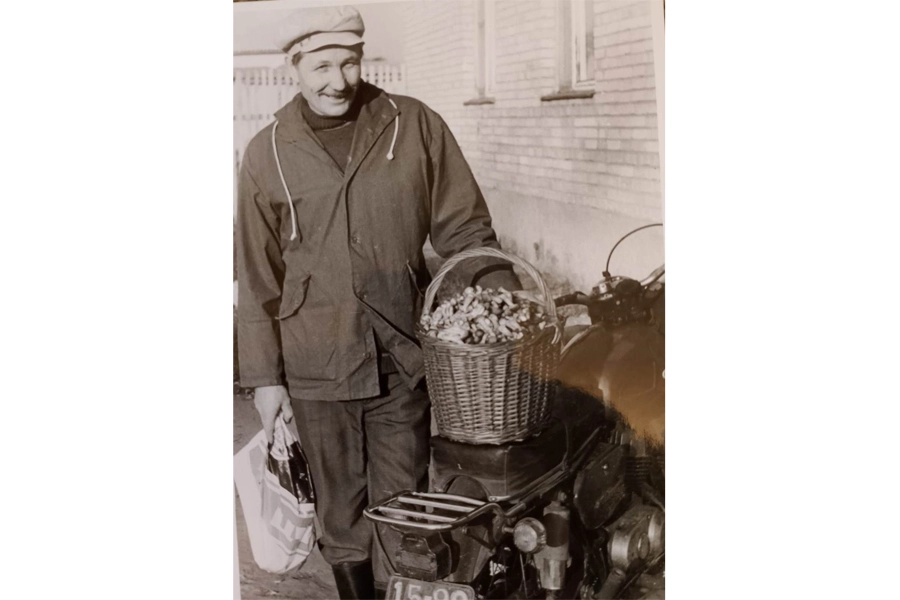 Все, кто помнят Ивана Игнатьевича, говорят о нём как об открытом жизнерадостном человеке и верном друге.