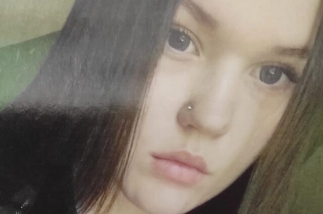 Диана была домашней и спокойной девочкой.