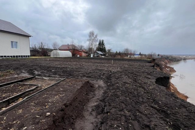 От обрыва до дома Ольги С. осталось 20 метров.