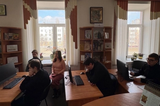 Семинаристы получают глубокое и всестороннее богословское образование.