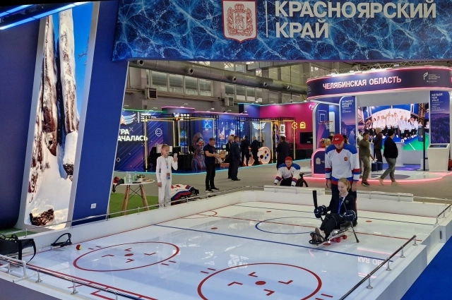 Была представлена новая красноярская команда по следж-хоккею, состоящая из ветеранов СВО с поражением опорно-двигательного аппарата.