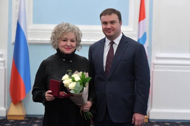 Директор Омской филармонии Ирина Лапшина и глава Омской области Виталий Хоценко.