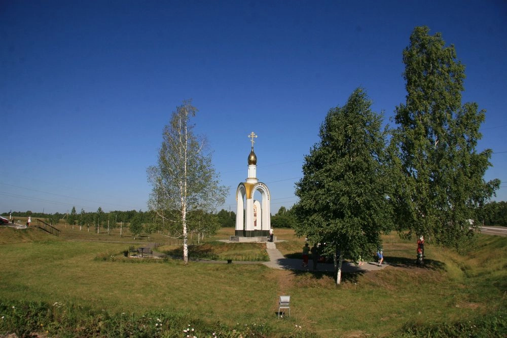 Часовня Архангела Михаила в память М.С. Евдокимова, рядом с которой высажено 47 берез.