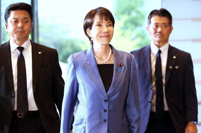  Санаэ Такаити.