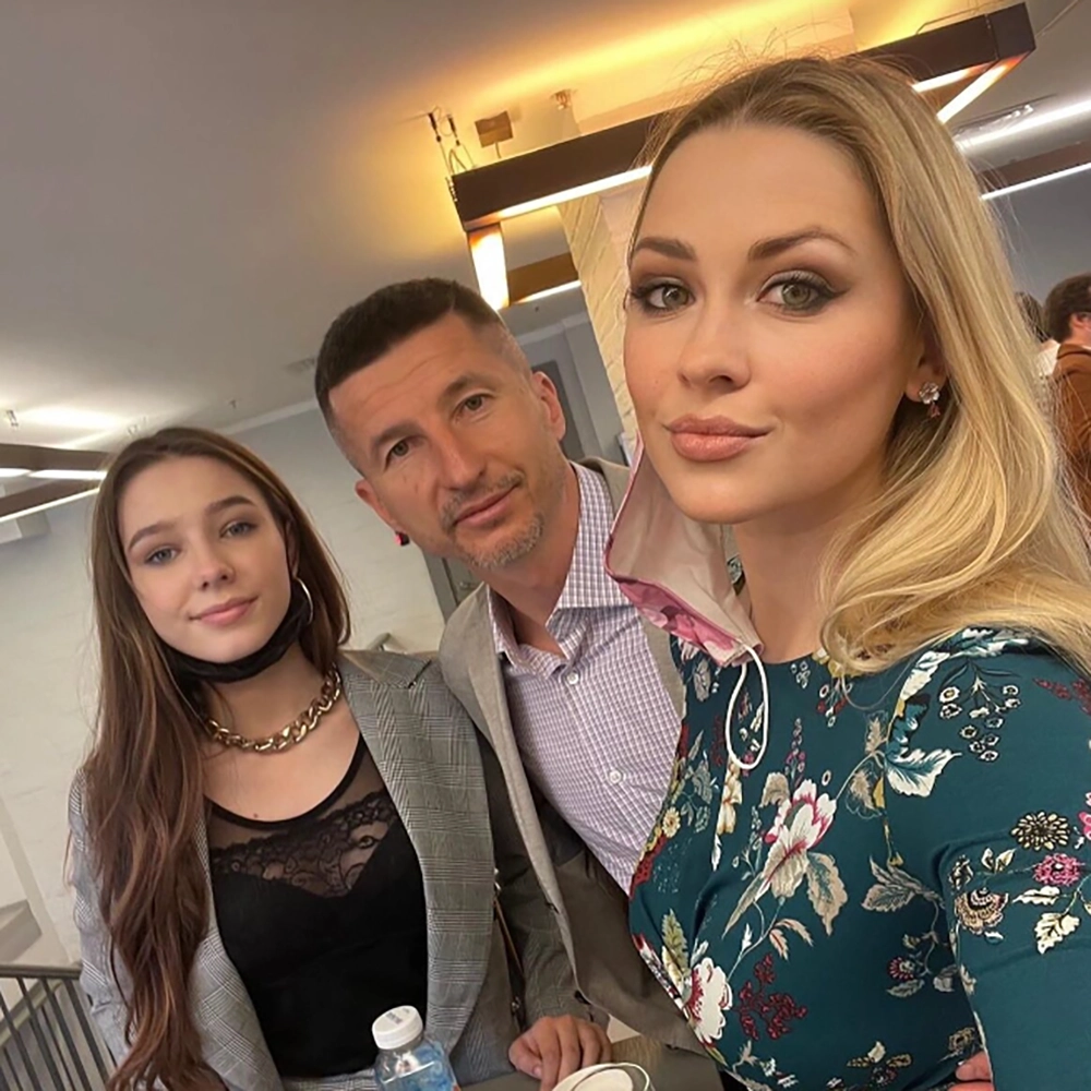 Евгений Алдонин с женой и дочерью.