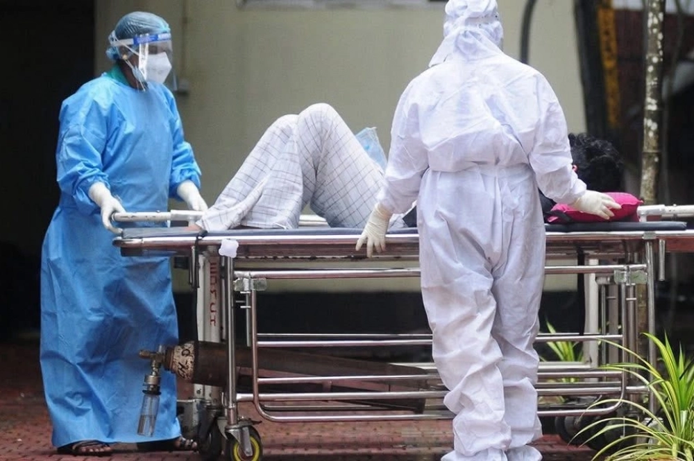 Впервые вирус в стране зафиксировали уже более 20 лет назад, и локальные вспышки происходят практически ежегодно.