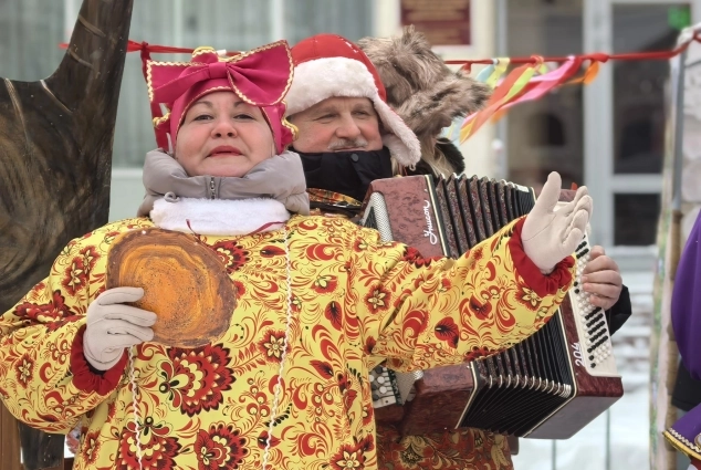 А ещё спеть вместе с артистами.