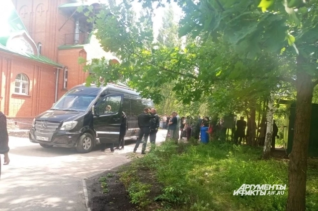 Начало церемонии прощания.