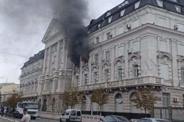 Пожар в главном здании СБУ в Киеве.