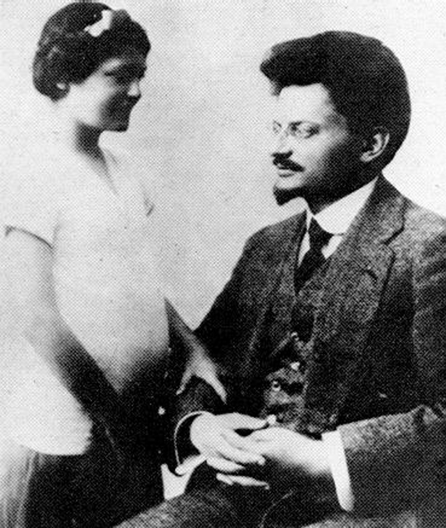 Троцкий со своей дочерью Ниной, 1915 год.
