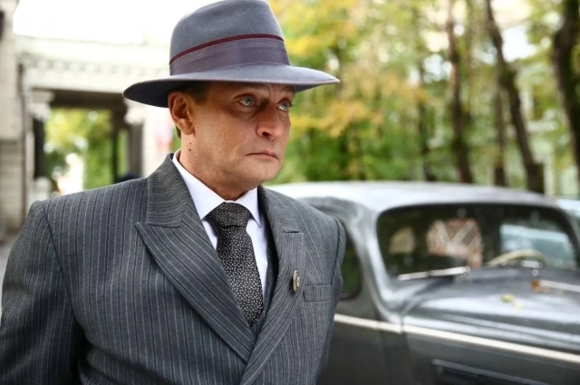 В образе Рихарда Зорге.