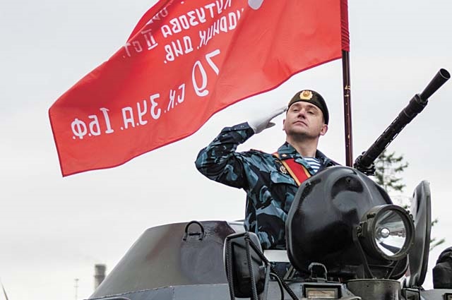 знамя победы, день победы, парад, танк, танкист