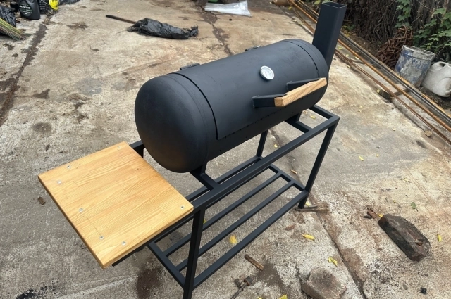 Этот мини-мангал Эльмира сделала по спецзаказу.