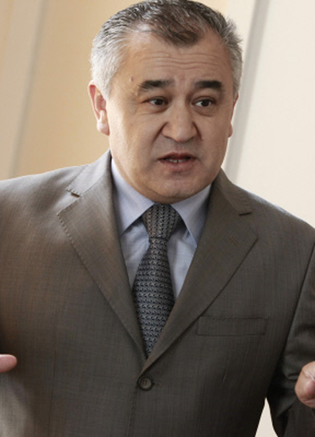 Омурбек Текебаев.