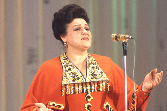 Людмила Зыкина.