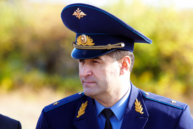 Боташев служил в Вооружённых силах России до 2012 года. 
