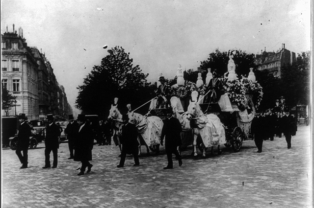 Похороны детей Айседоры Дункан в Париже.