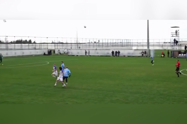 Перепалка быстро перетекла в драку.