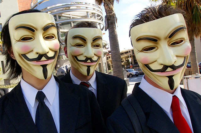 Сторонники движения Anonymous в Лос-Анджелесе