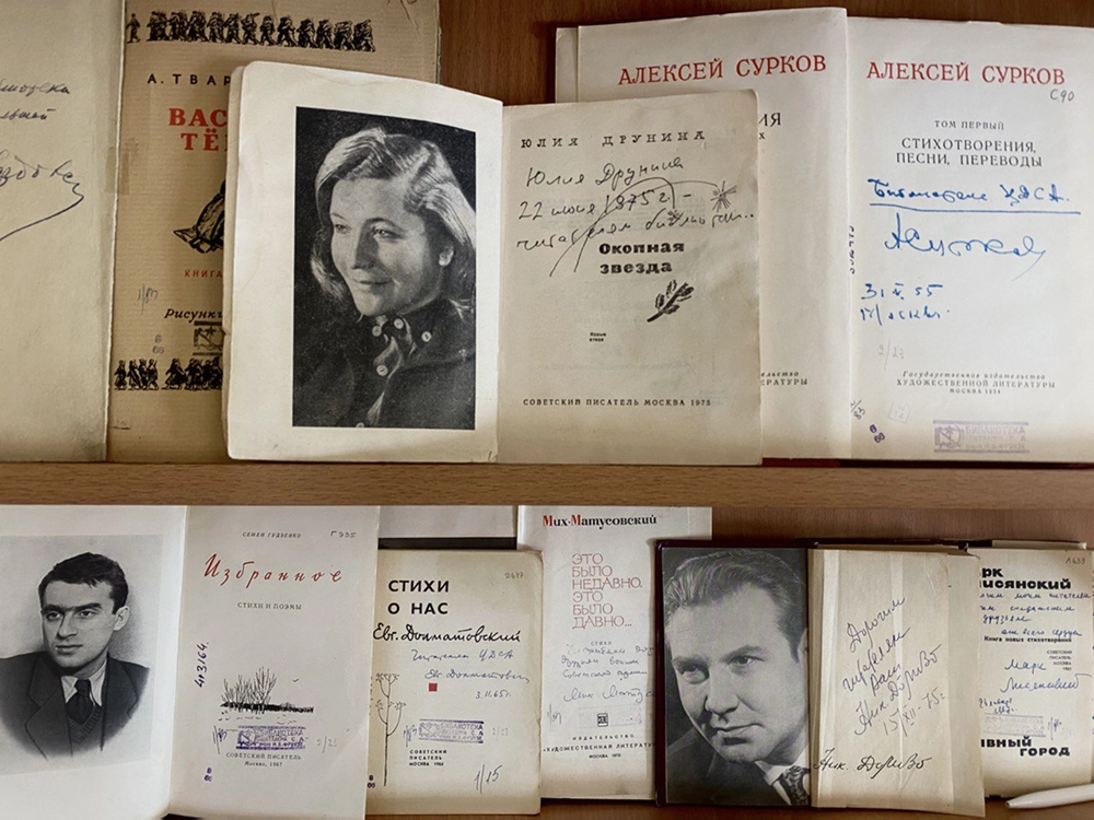 Основой постановки стали песни и стихи советских поэтов военного времени.