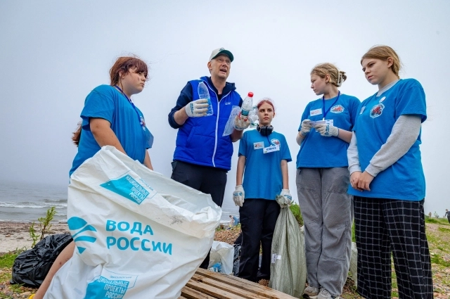 За час на побережье собрали и рассортировали почти 300 килограммов мусора