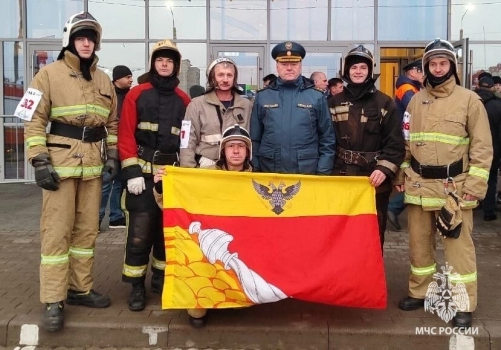 В прошлом году воронежские пожарные успешно выступили на «Вертикальном вызове» в Санкт-Петербурге.