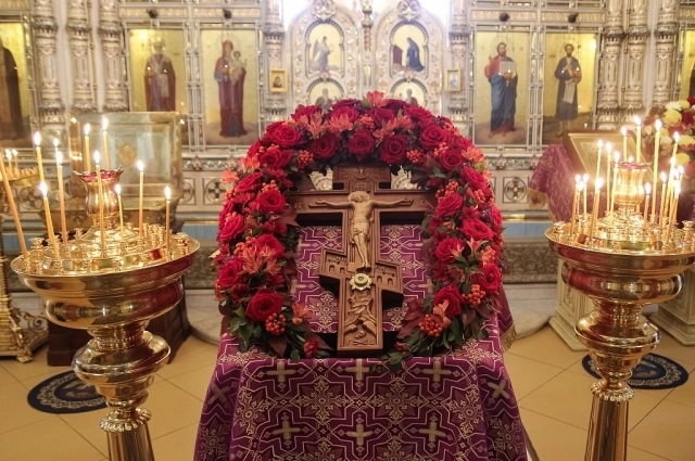 Во всех церквях проходят литургии