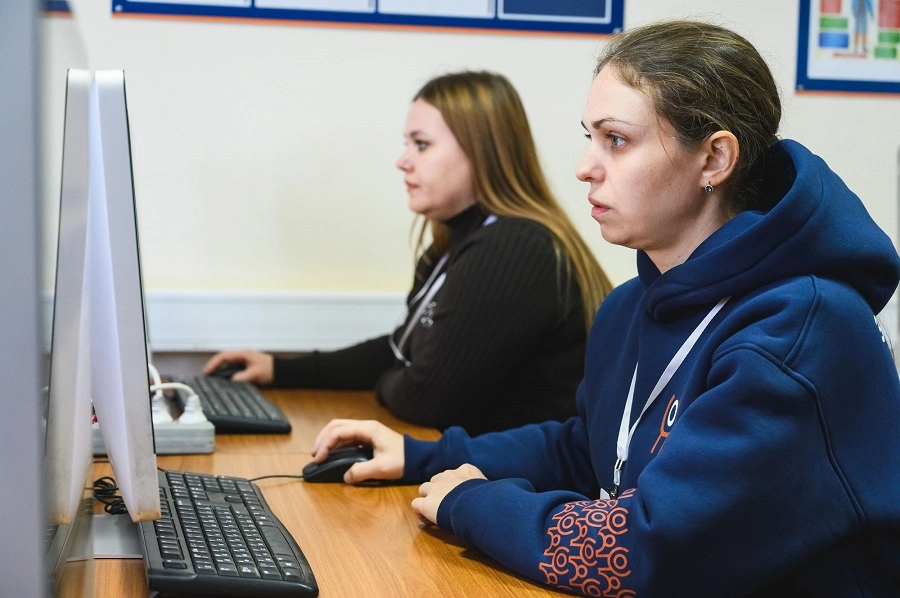 еврохим, девушки за компьютером