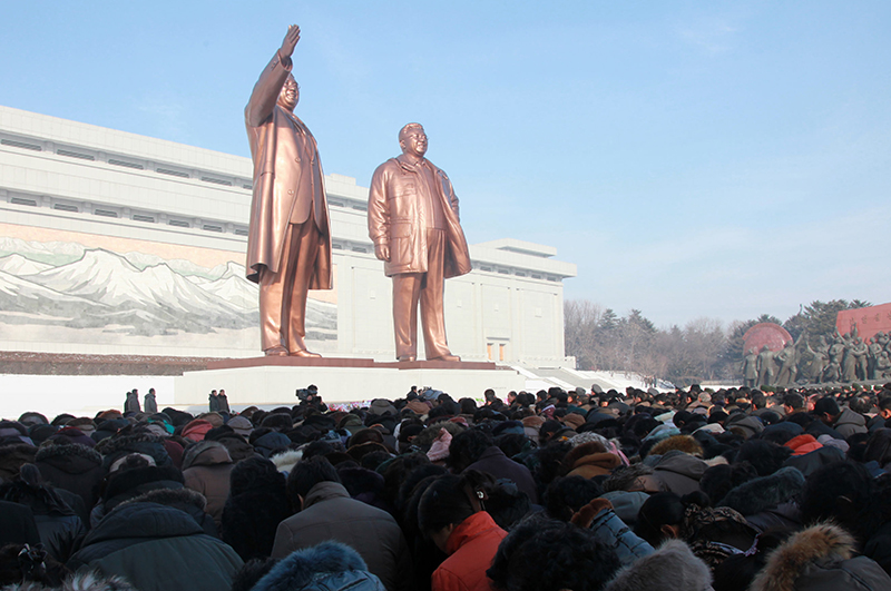 Статуи Ким Ир Сена и Ким Чен Ыра