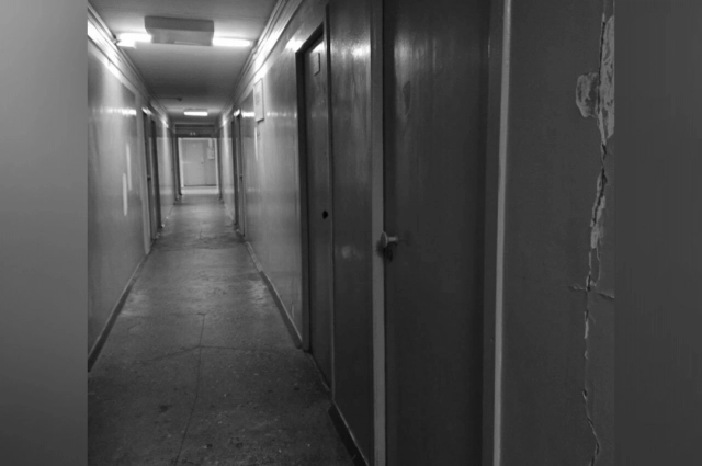 Нелегальный хостел развернули на 2 и 3 этажах дома.