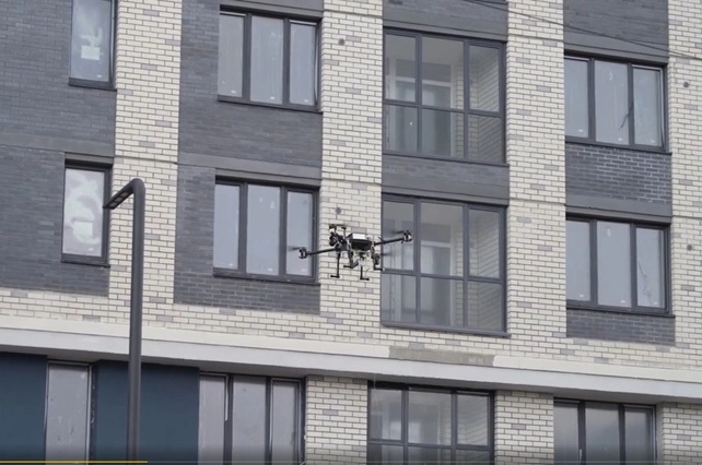 В Екатеринбурге научились эвакуировать людей из пожара с помощью дронов