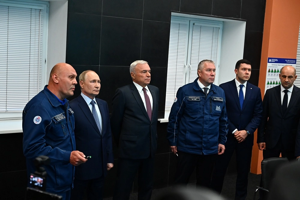 Гендиректор комбината Павел Ширяев представил возможности нового комплекса.