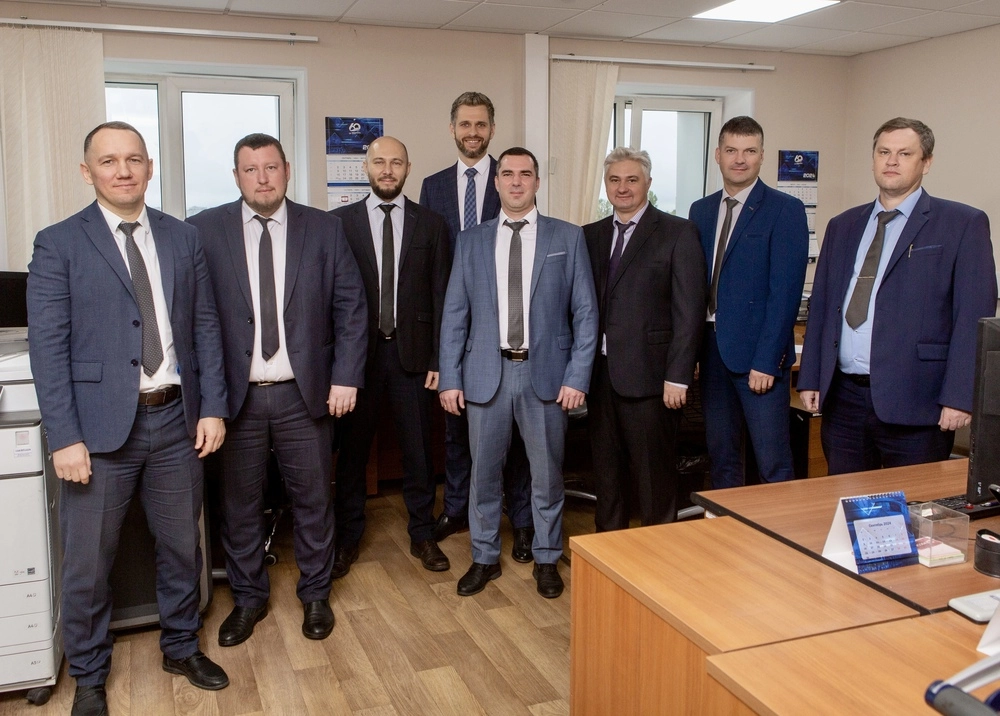 2.	Отдел главного механика компании «Транснефть – Дружба». Главный механик Александр Нестеров (крайний слева).