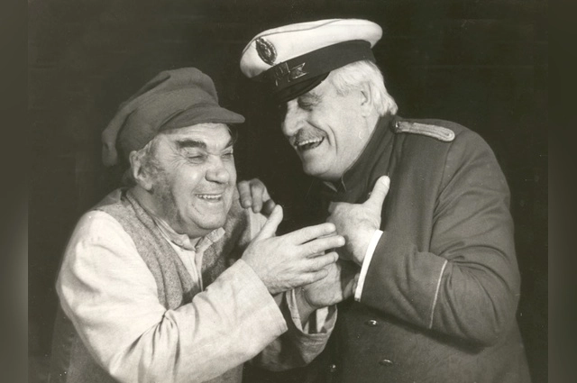 Святослав Ежков и Виктор Антонов играли в театре в 70-х годах.