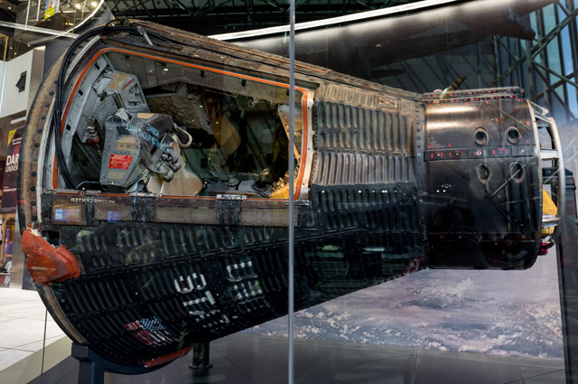 Музейная экспозиция спускаемого аппарата «Джемини-4». 