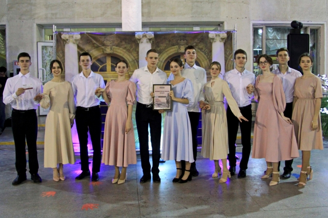 Команда «23 квартала» школы № 23 (г. Сысерть) – победитель Турчаниновского молодежного бала 2023 года.