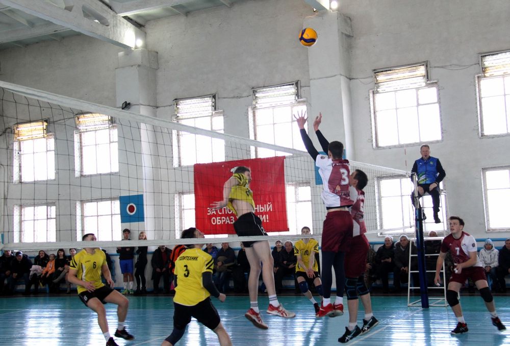 Ребрихинские волейболисты одни из сильнейших в Алтайском крае.