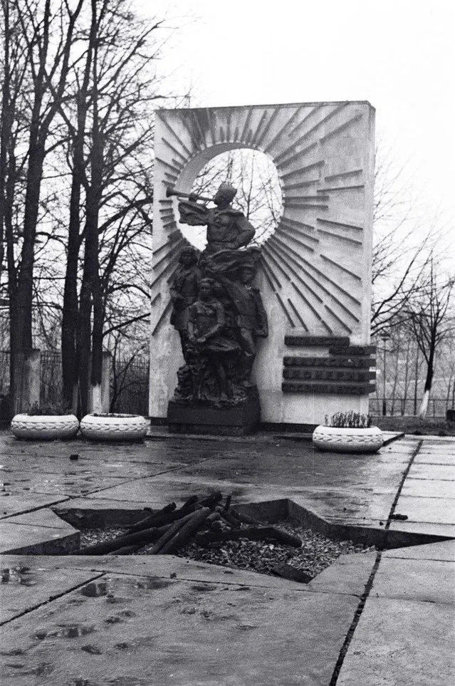 Таким был монумент пионерии в 1970-е.